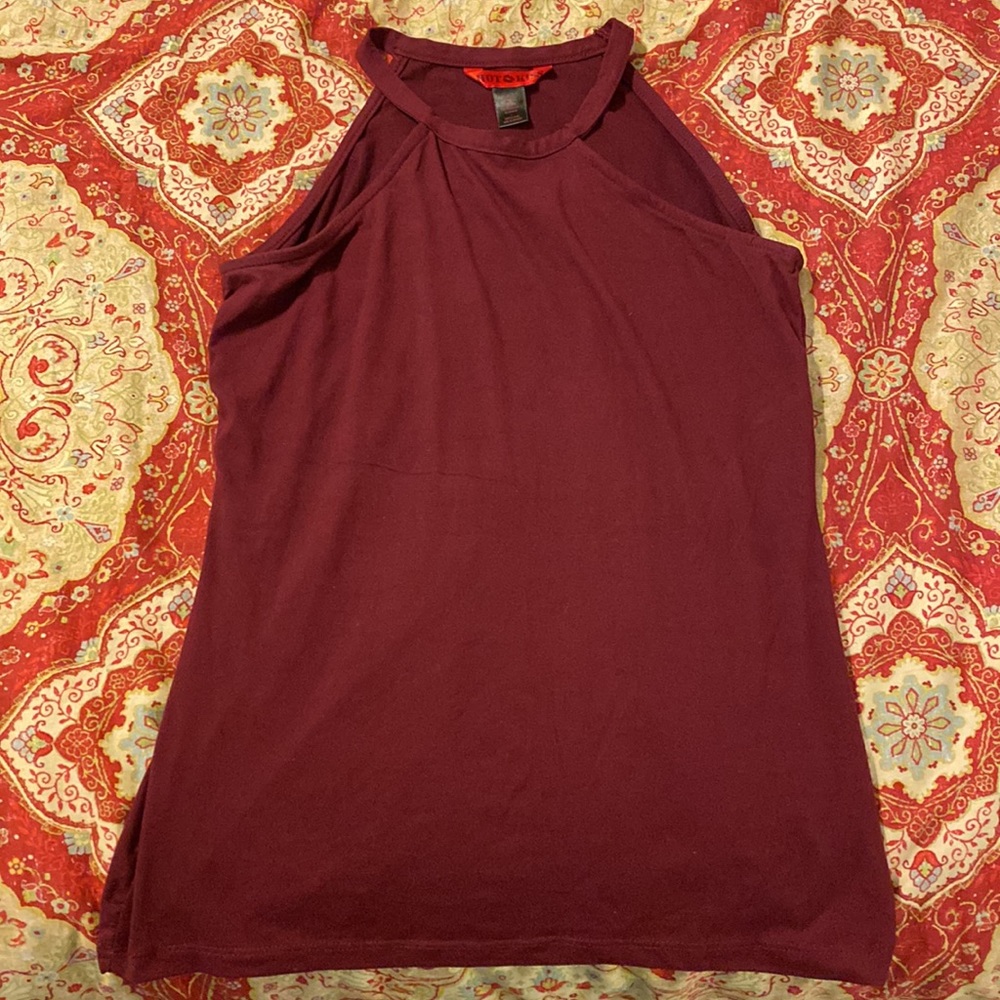 Hot Kiss Women’s Burgundy Tank